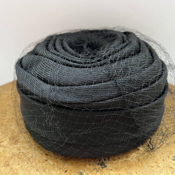 Vintage Women's Black Mesh Veil Pillbox Fascinator Party Cap w/ Bow and Rose Gem - Picture 2 of 13